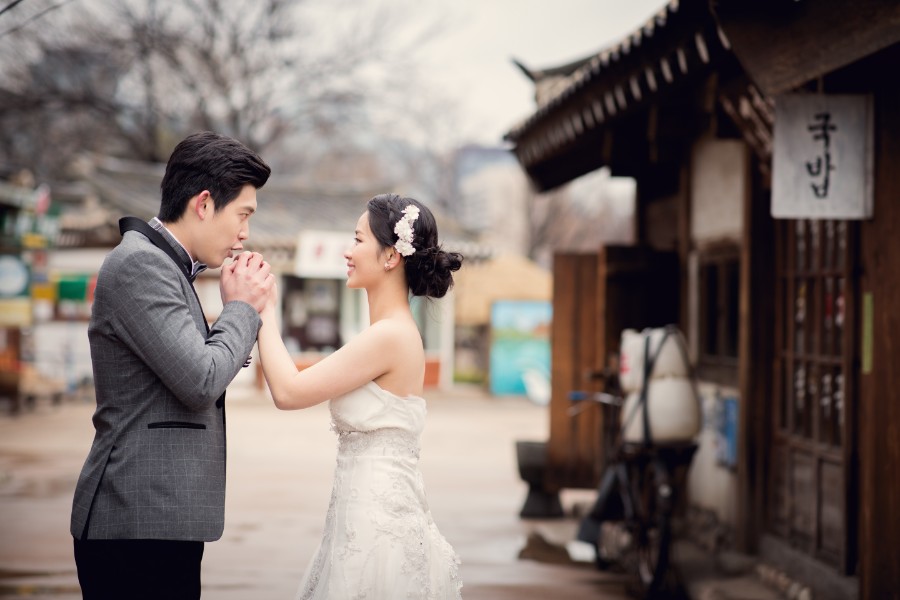 LL&ZY: Magical pre-wedding in Seoul at Haneul Park, National Folk Museum and Samcheong-dong by Junghoon on OneThreeOneFour 19