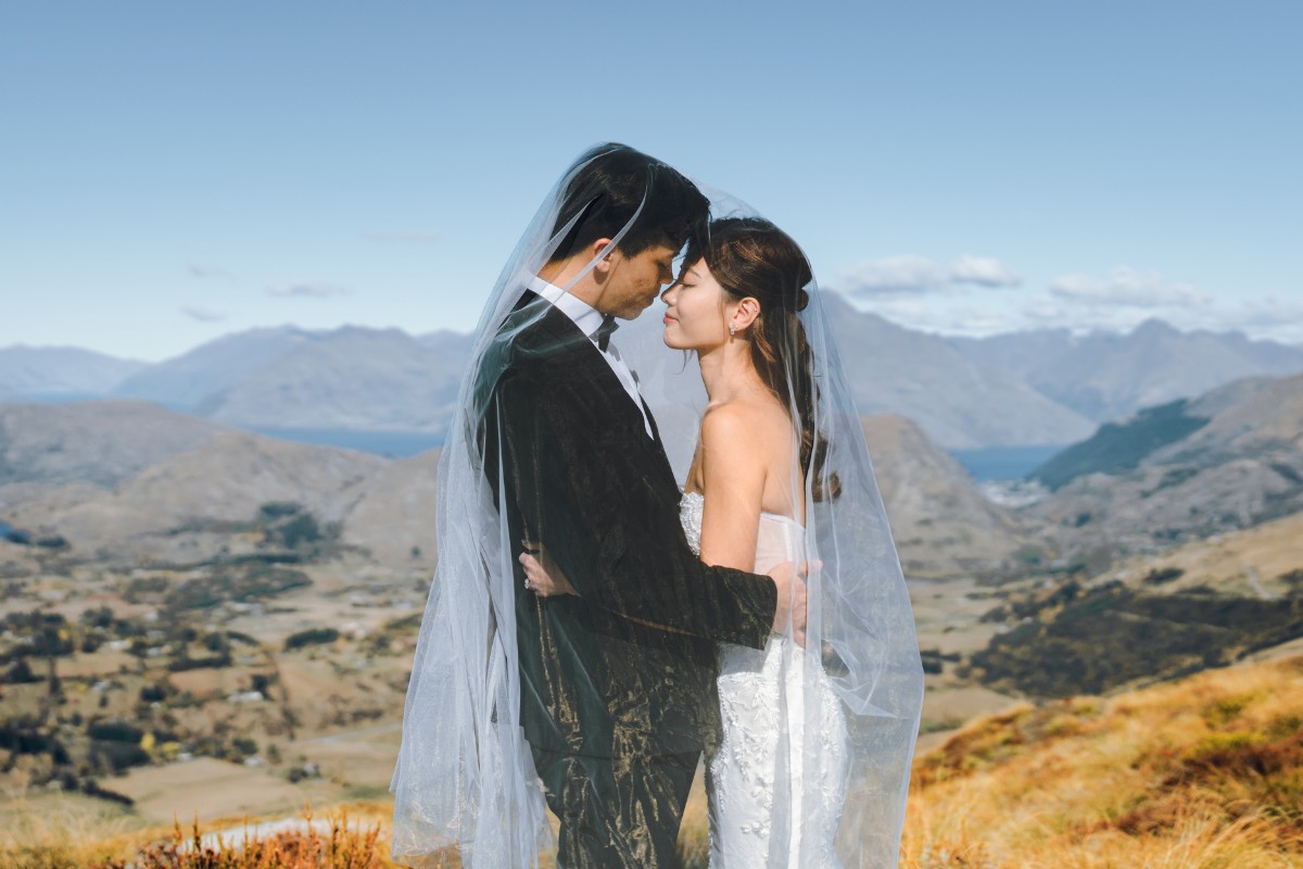 New Zealand Autumn Pre-Wedding Photoshoot Twin Peak Skippers Canyon Alpaca Farm Hilltop Cardrona Night Shoot Kombi Van by Fei on OneThreeOneFour 14