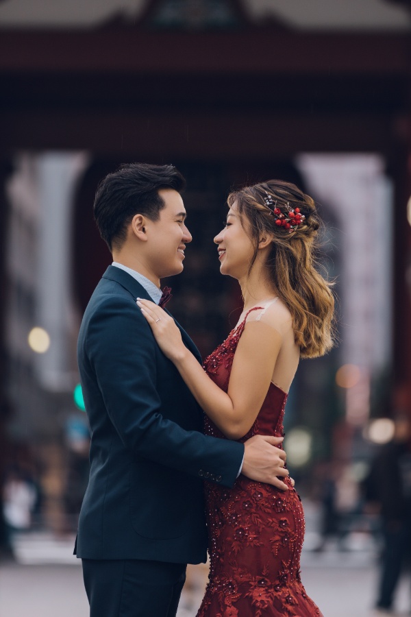 Tokyo Pre-Wedding Photoshoot at Nezu Shrine and Asakusa by Lenham on OneThreeOneFour 12