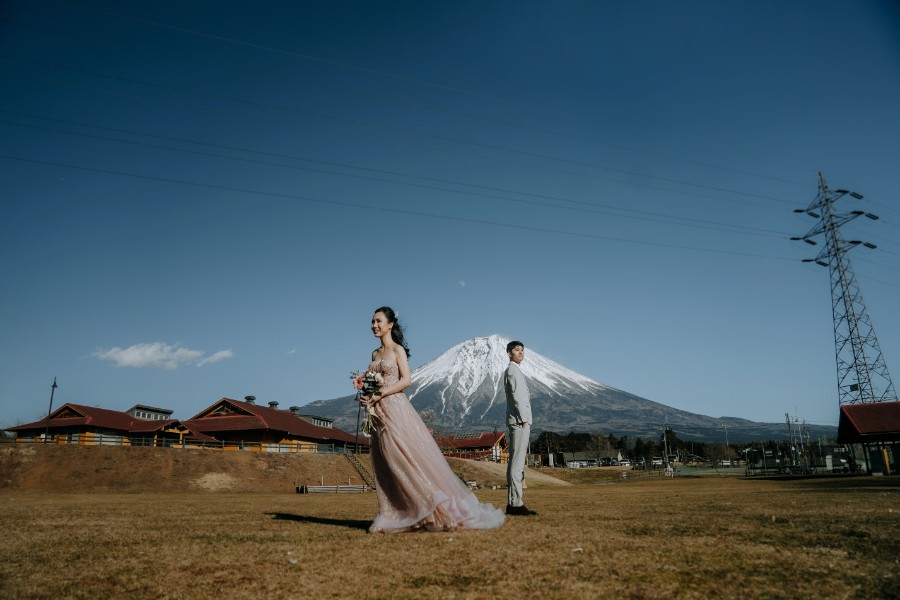 B&K: Pre-wedding with Mount Fuji in Tokyo by Ghita on OneThreeOneFour 13