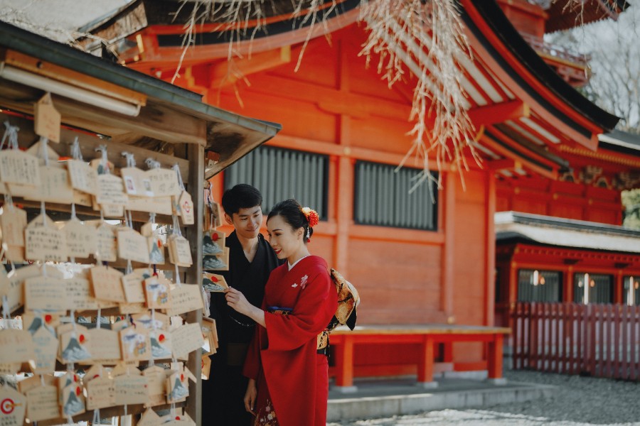 B&K: Pre-wedding with Mt Fuji and traditional Japanese house in kimonos by Ghita on OneThreeOneFour 8