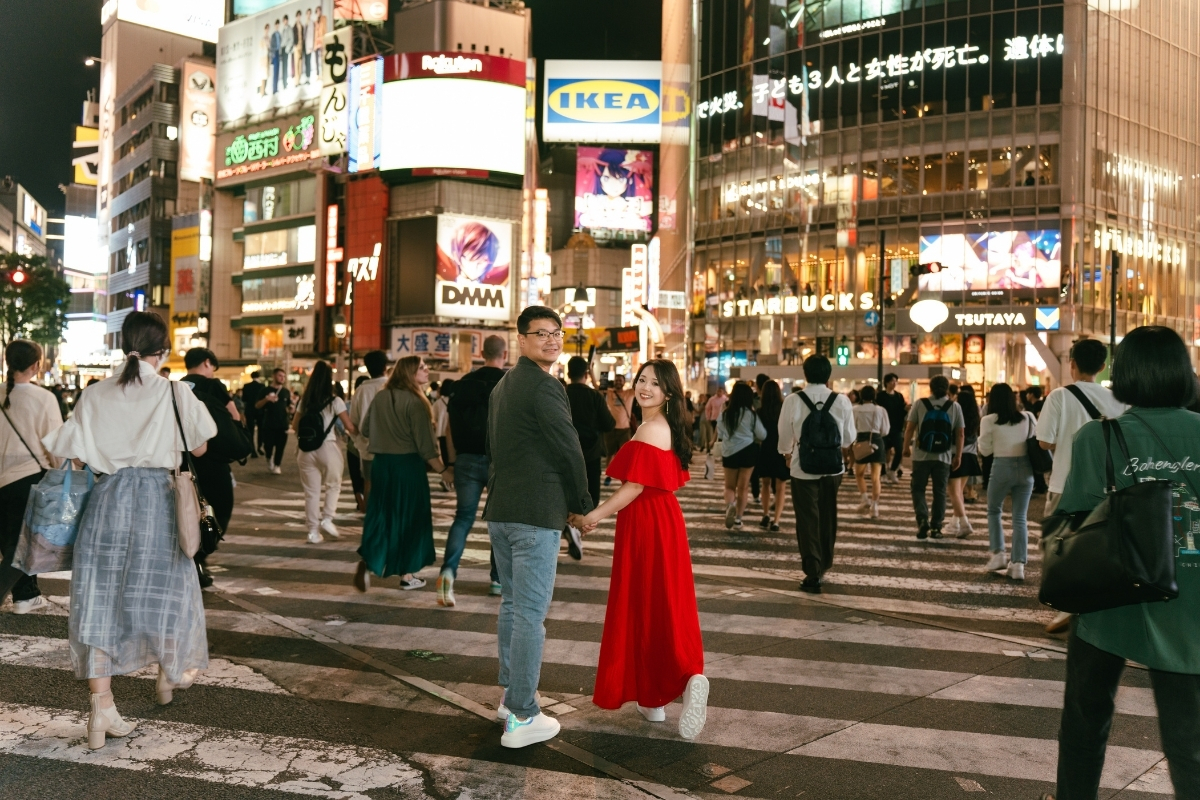 Tokyo Pre-Wedding Photoshoot with Nonbei Yokocho, Shiba Park, and Shibuya by  on OneThreeOneFour 19