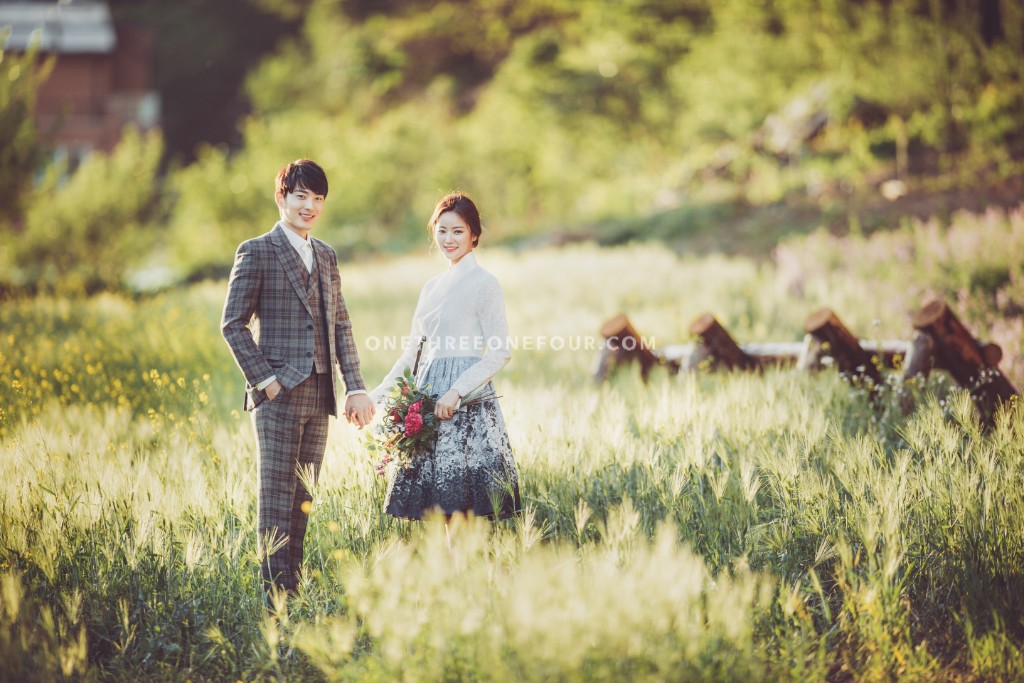 Korean Studio Pre-Wedding Photography: 2017 ePhoto Essay Studio Collection by ePhoto Essay Studio on OneThreeOneFour 45
