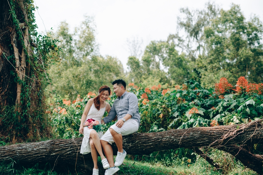 Singapore Pre Wedding Couple Photoshoot At Seletar Colonial Houses by Cheng on OneThreeOneFour 21