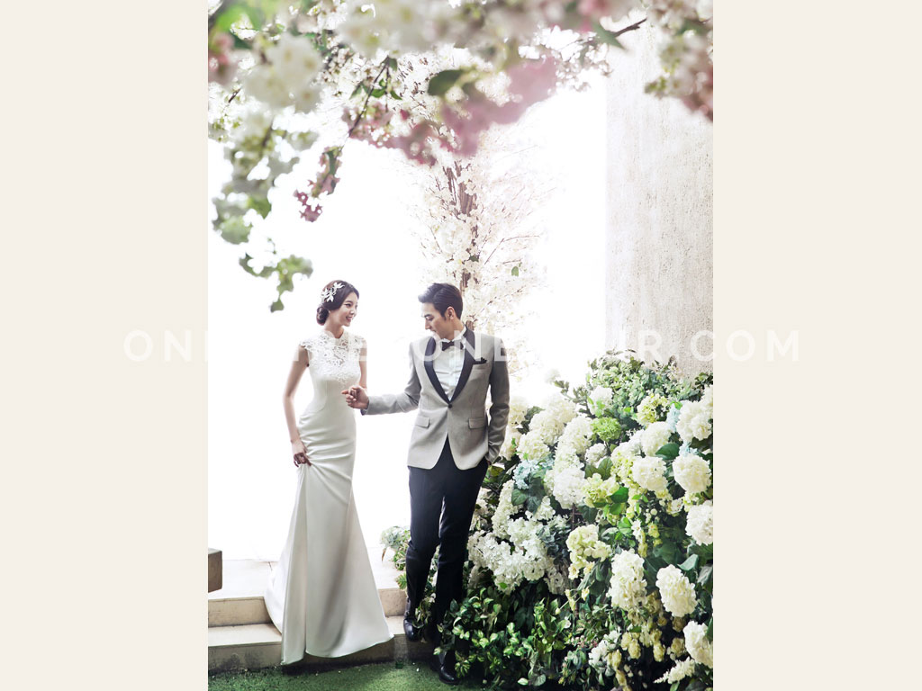 Floral | Korean Pre-wedding Photography by Pium Studio on OneThreeOneFour 2