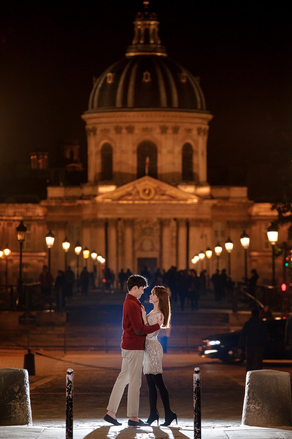Paris Full Day Pre-Wedding Photoshoot At Eiffel Tower And Sunset At The Lourve Museum  by Son on OneThreeOneFour 16