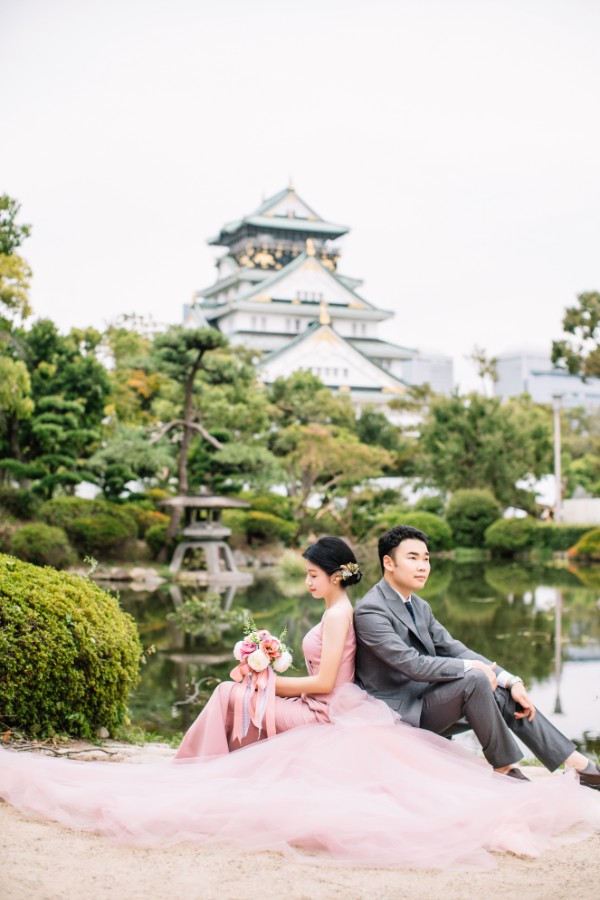 Japan Kyoto Pre-Wedding Photoshoot At Nara Deer Park, Fushimi Inari Shrine, Osaka Castle, Shinsekai and Shinsaibashi by Kinosaki  on OneThreeOneFour 4