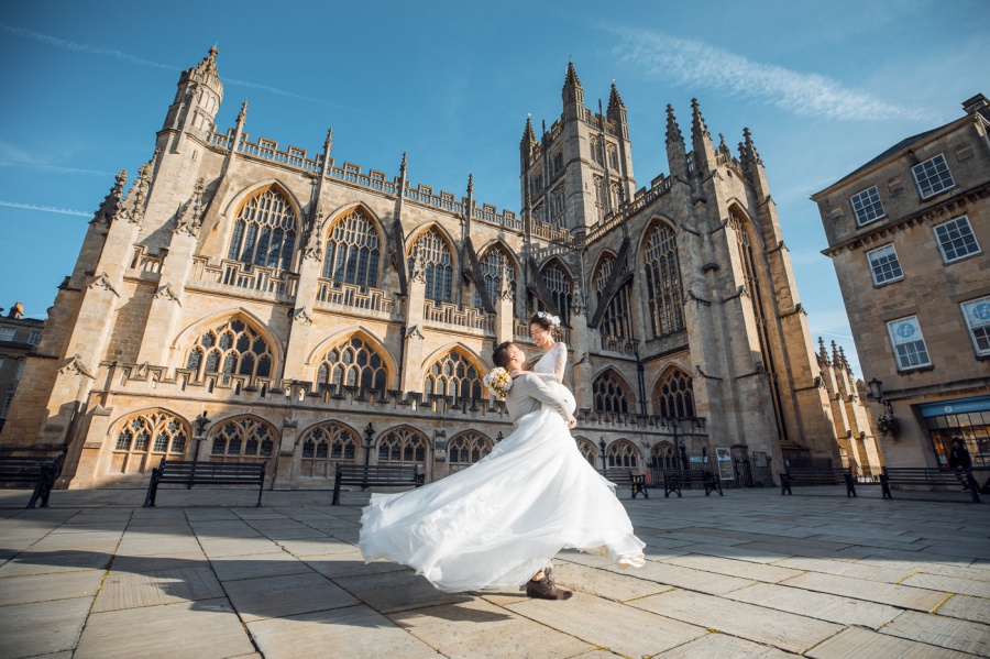 London Pre-Wedding Photoshoot At Bath Abbey And Pulteney Bridge  by Dom  on OneThreeOneFour 9