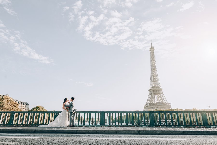 A&M: 巴黎婚紗攝影 - 艾菲爾鐵塔，羅浮宮，比爾哈凱姆橋 by Arnel on OneThreeOneFour 9