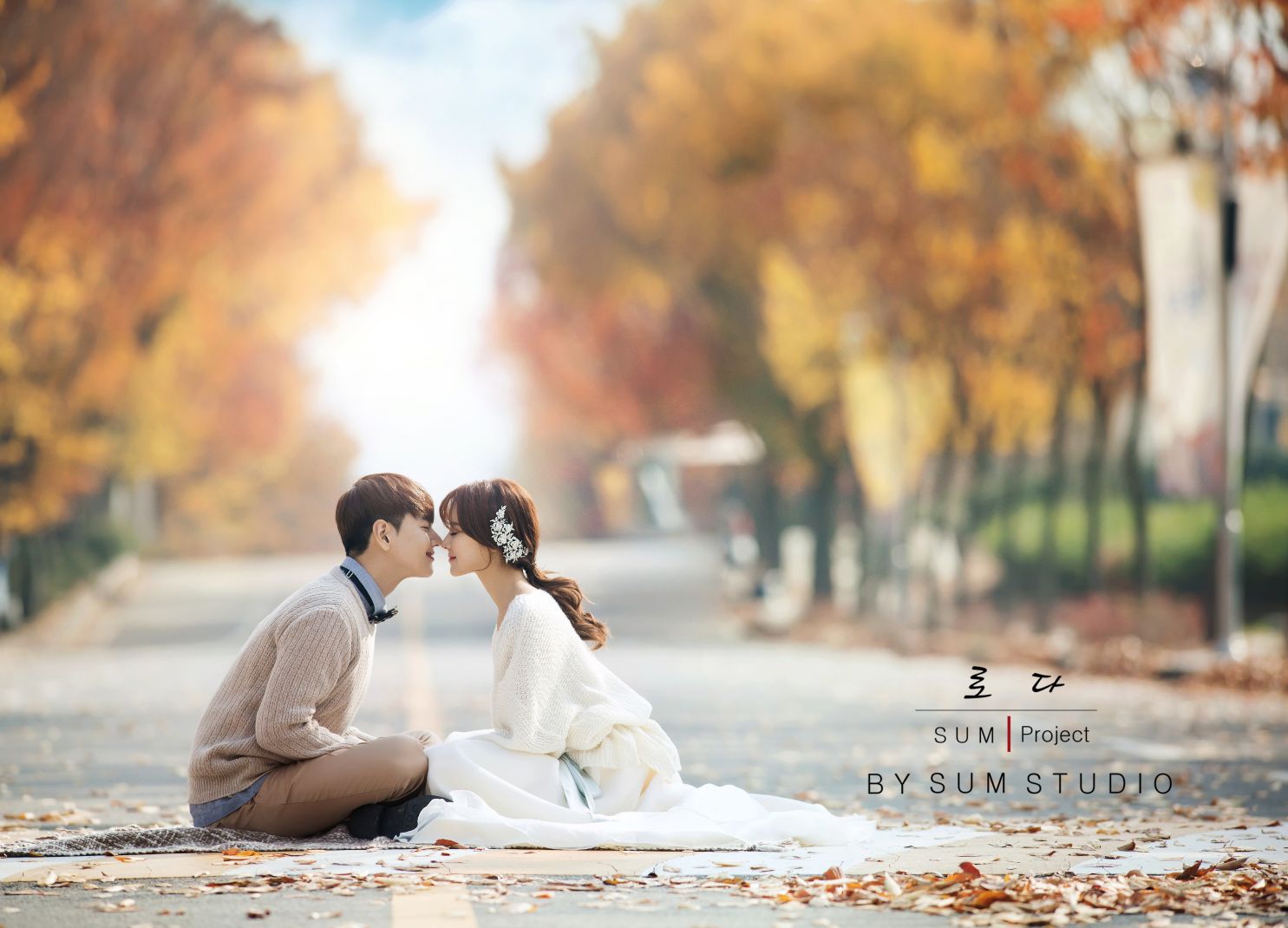 Korea Wedding Outdoor Photography in Autumn with Mapletrees (NEW) by SUM Studio on OneThreeOneFour 13