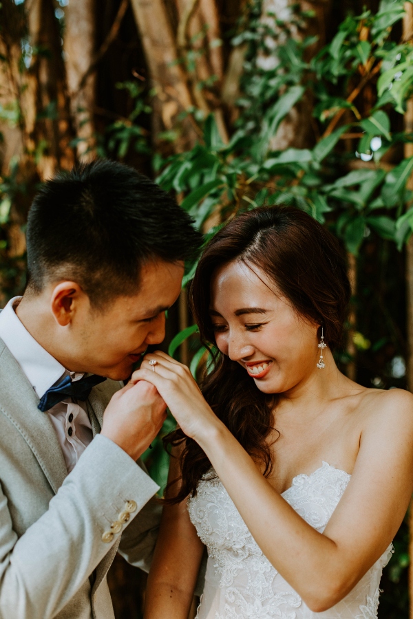 J&K: Korean & American Couple's Pre-wedding Photoshoot in Singapore by Choo on OneThreeOneFour 7