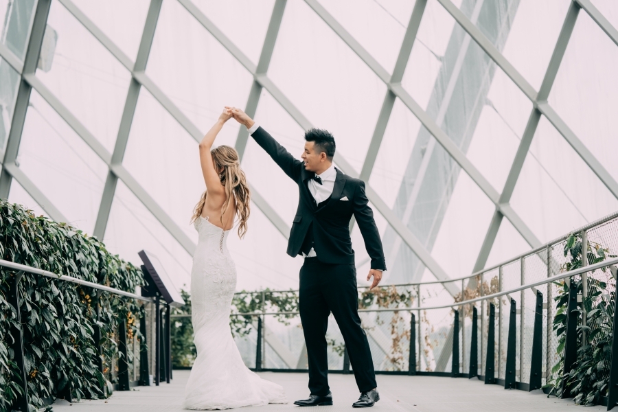Singapore Pre-Wedding Photoshoot For Canadian Influencer Kerina Wang at Gardens By The Bay and Marina Bay Sands by Michael  on OneThreeOneFour 7
