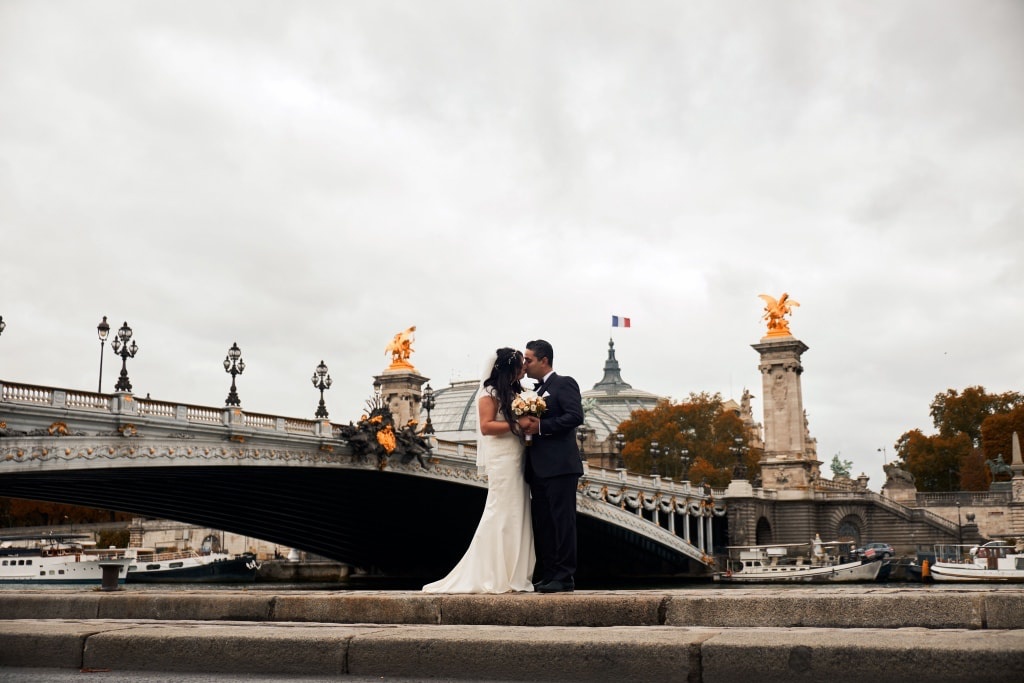 Paris Outdoor Pre-Wedding Photoshoot At Eiffel Tower And Pont Alexander III by Arnel  on OneThreeOneFour 10