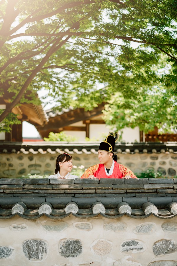 J&E: Traditional handbok photoshoot in Seoul, at Namsangol Hanok Village by Jungyeol on OneThreeOneFour 30