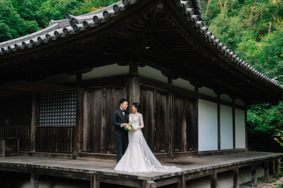 Japan Kyoto Pre-Wedding Photoshoot At Nara Deer Park, Fushimi Inari Shrine, Osaka Castle, Shinsekai and Shinsaibashi by Kinosaki  on OneThreeOneFour 6