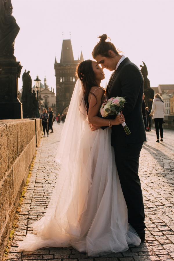 Prague Hluboká Castle Pre-wedding Photoshoot by Nika on OneThreeOneFour 11