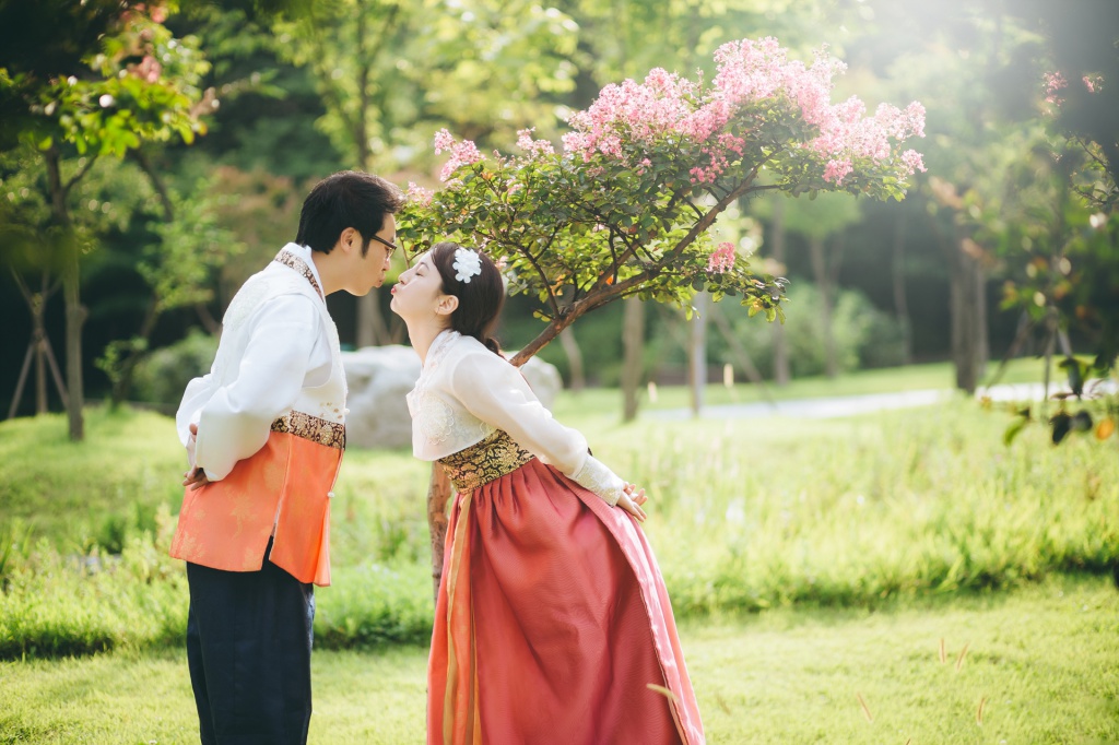 Traditional Hanbok Couple Shoot At Dream Forest, Korea by Jungyeol on OneThreeOneFour 5