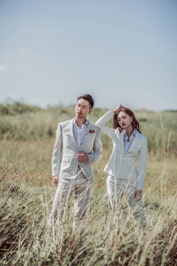 Taiwan Casual Unorthodox Modern Prewedding Photoshoot near Food Truck and Fields by Doukou on OneThreeOneFour 25