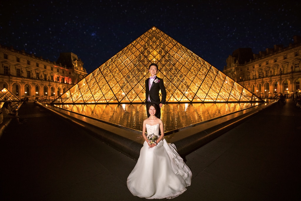 Night Shoot in Paris - Wedding Shoot at Louvre Museum, Bir Hakeim, Eiffel Tower by Yao on OneThreeOneFour 24