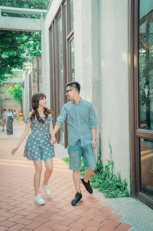 Taiwan Casual Couple Photoshoot At The Harbour And Shopping Street  by Star  on OneThreeOneFour 13