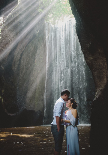 Bali Outdoor Pre-Wedding Photoshoot At Kintamani, Cepung Waterfall And Nyani Beach 