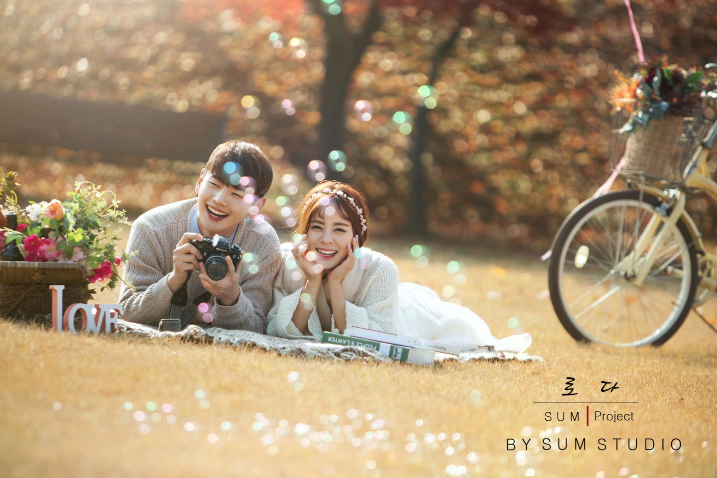 Korea Wedding Outdoor Photography in Autumn with Mapletrees (NEW) by SUM Studio on OneThreeOneFour 18