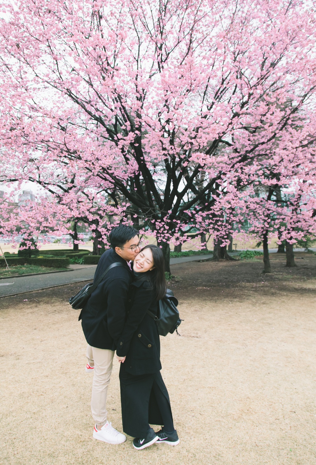 Japan Tokyo Casual Couple Photoshoot And Surprise Proposal With Cherry Blossom by Hiro  on OneThreeOneFour 25