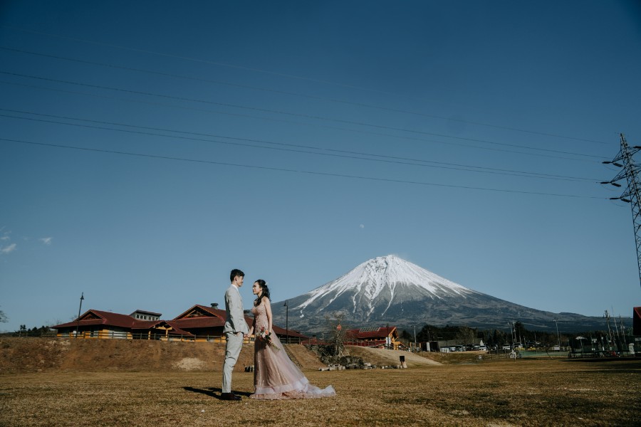 B&K: Pre-wedding with Mount Fuji in Tokyo by Ghita on OneThreeOneFour 12
