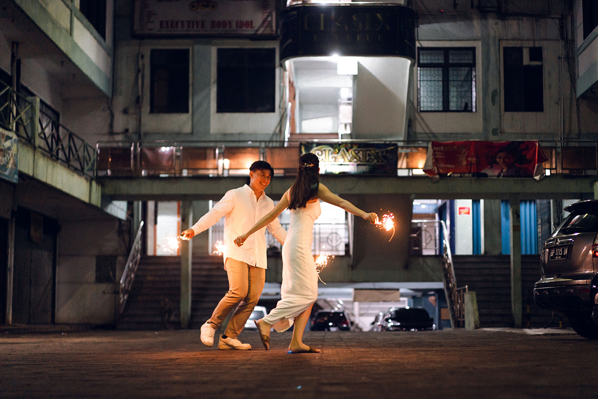 Bintan Pre-Wedding Photoshoot: Shermaine & Kai Yiong’s Adventure at Old Streets, Blue Lake, Sand Dunes & ATV Ride by HS on OneThreeOneFour 15