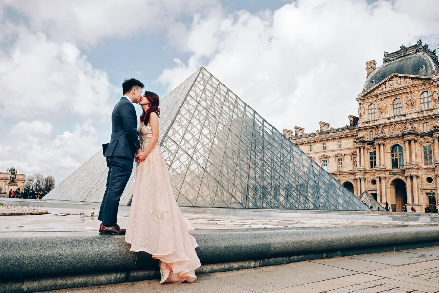Paris Pre-Wedding Photography for Singapore Couple At Eiffel Tower And Palais Royale  by Arnel on OneThreeOneFour 12