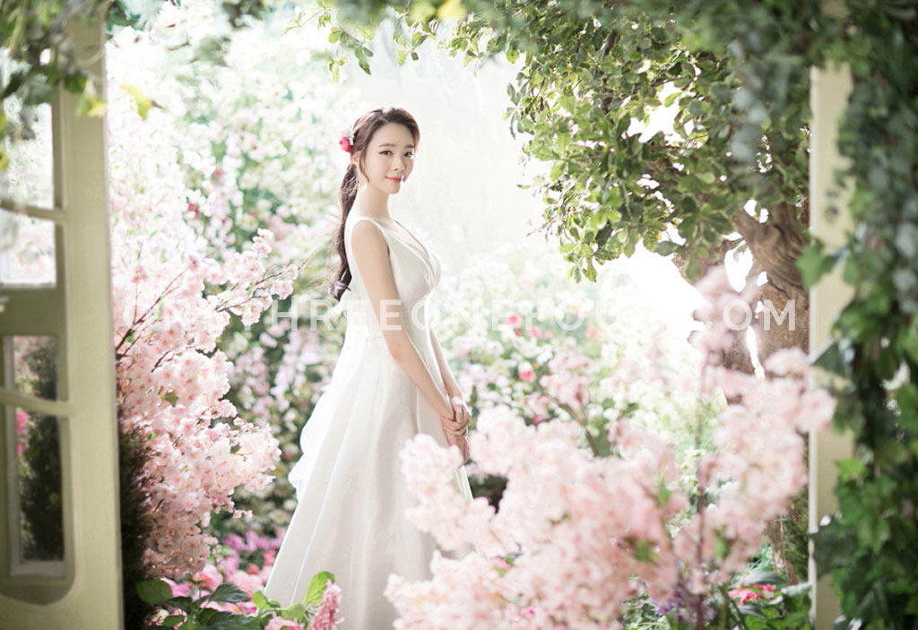 M Company - Korean Pre-Wedding Photography: Floral Romance by M Company on OneThreeOneFour 2