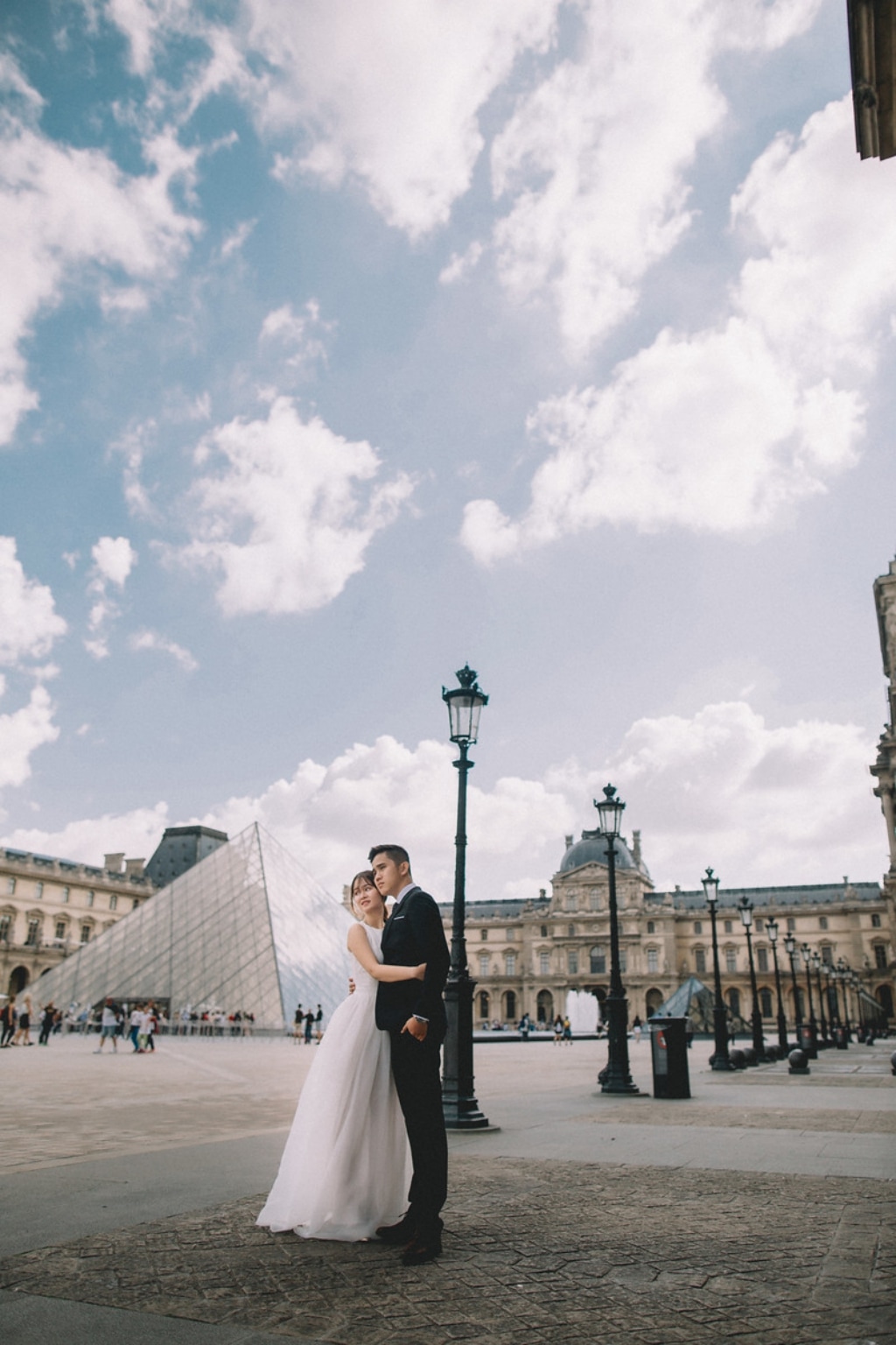 法國巴黎蜜月旅拍 - 艾菲爾鐵塔、羅浮宮與比爾哈克姆橋 by Vin on OneThreeOneFour 23