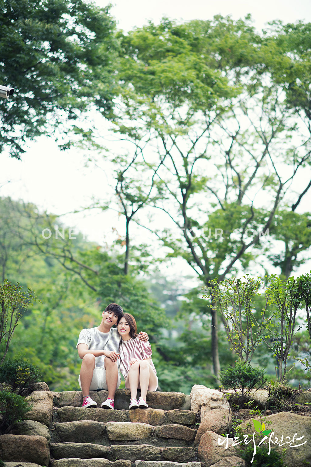 Korean Studio Pre-Wedding Photography: Forest (Outdoor) by Nadri Studio on OneThreeOneFour 6