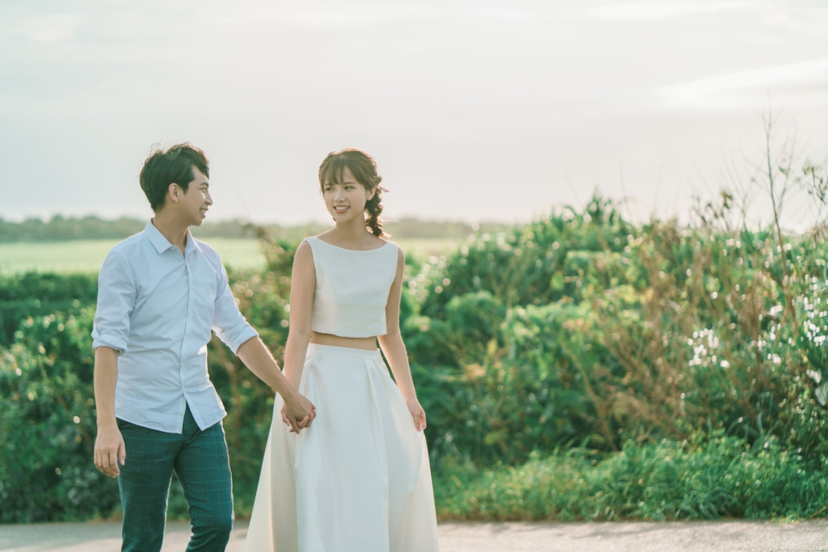 Taiwan Pre-Wedding Photoshoot Quaint Neighborhood Lush Green Hills Beach Romantic Getaway by  on OneThreeOneFour 16