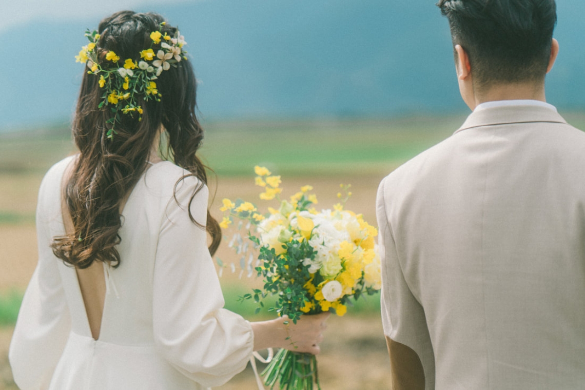 Taiwan Pre-Wedding Photoshoot Countryside Field Beach  by  on OneThreeOneFour 3