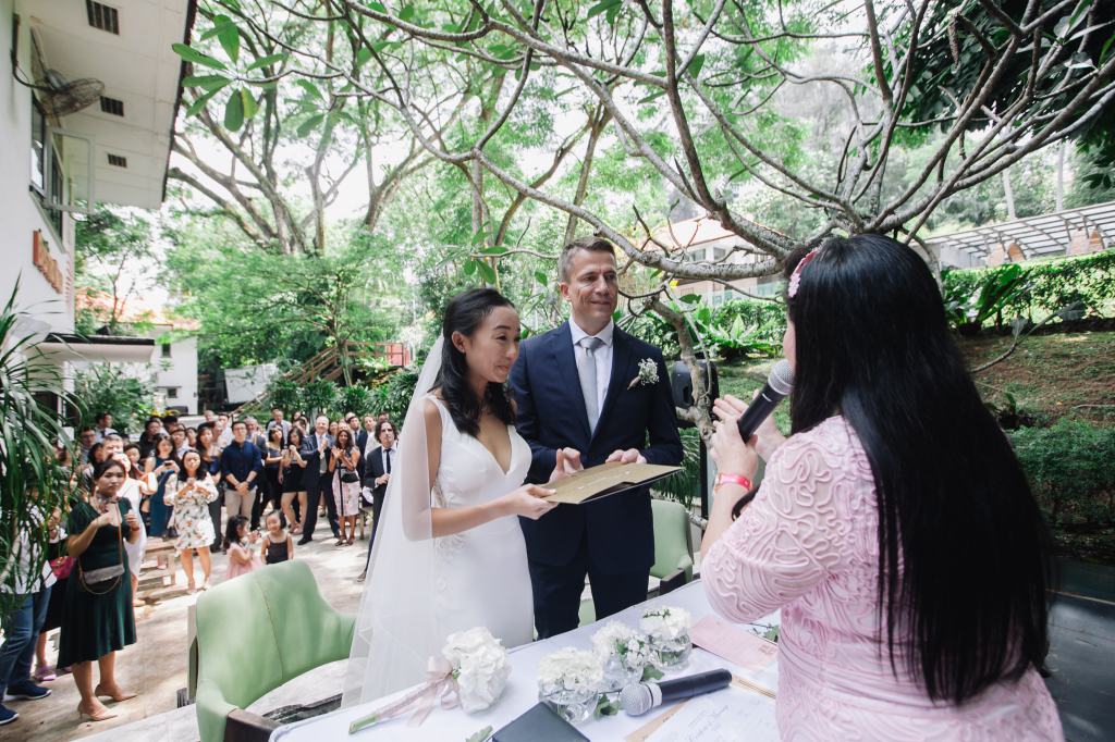 Singapore Wedding Day Photography: Intimate Interracial Wedding At Da Paolo Restaurant And Bar  by Cheng  on OneThreeOneFour 15