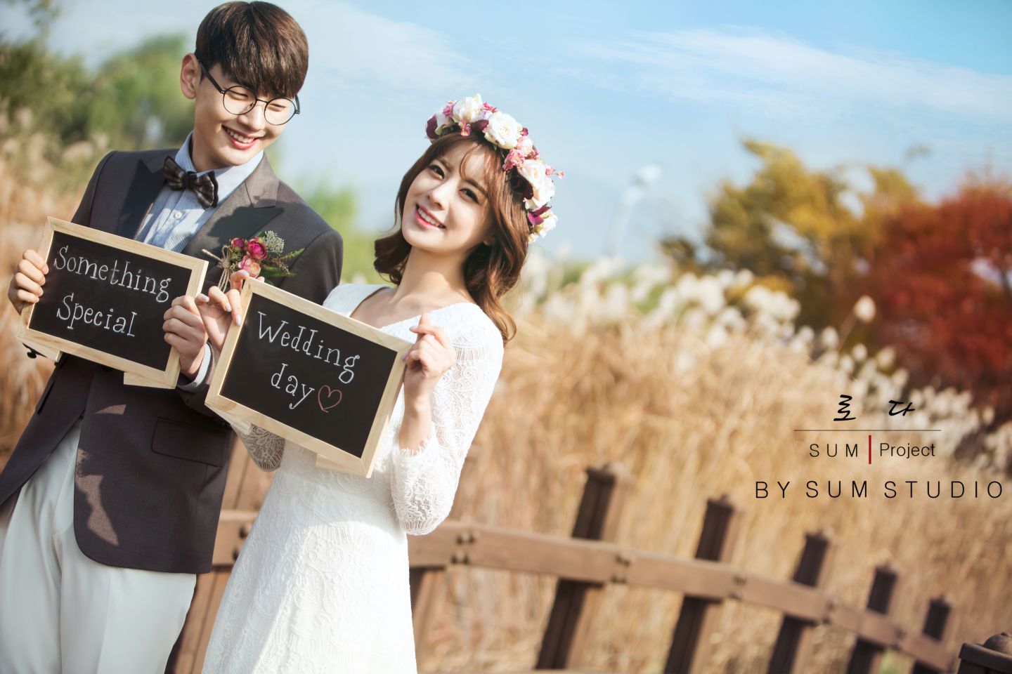 Korea Wedding Outdoor Photography in Autumn with Mapletrees (NEW) by SUM Studio on OneThreeOneFour 6