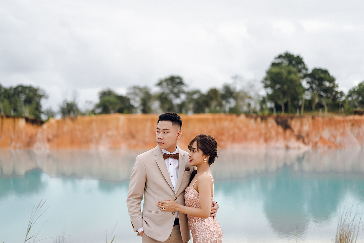 Bintan Pre-Wedding Photoshoot: Kellyn & Jiabao’s Fun Adventure at Blue Lake, Sand Dunes & ANMON Resort by HS on OneThreeOneFour 14