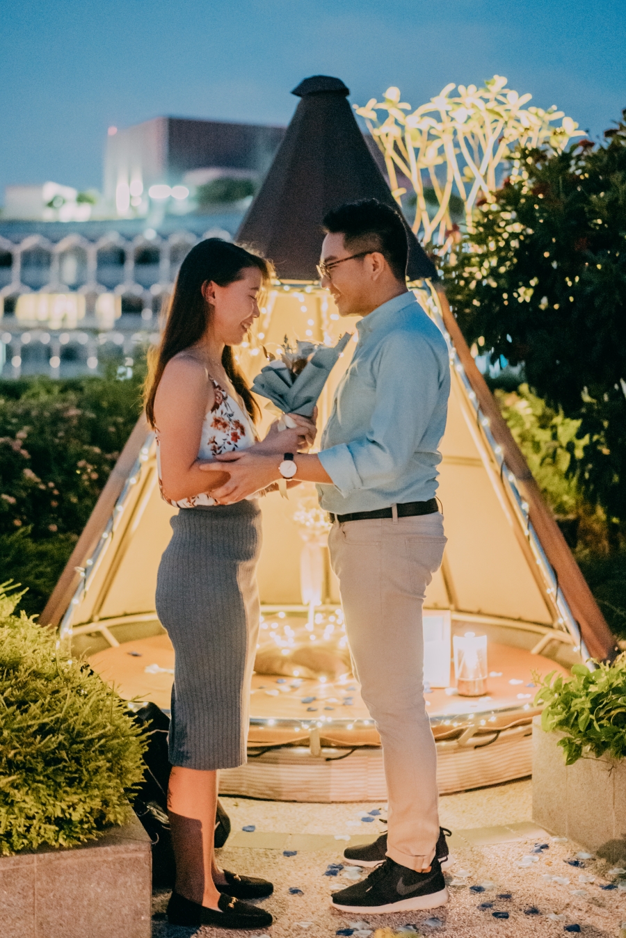 Singapore Surprise Wedding Proposal Photoshoot At Andaz Rooftop Bar, Mr Stork by Michael on OneThreeOneFour 8