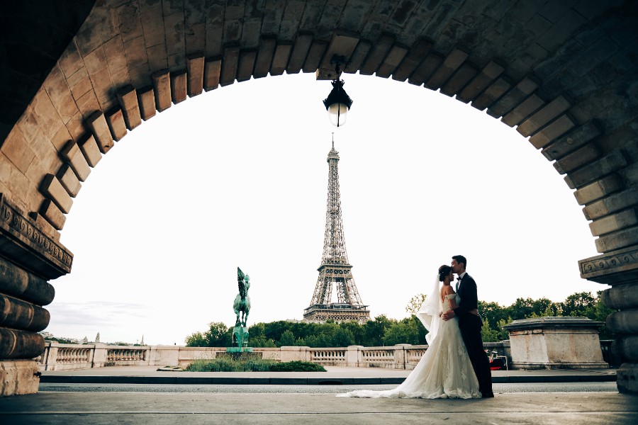 Paris Eiffel Tower and Tuileries Garden Prewedding Photoshoot in France  by Arnel on OneThreeOneFour 9