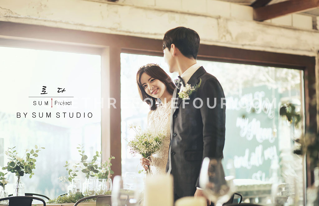 Korean Wedding Photos: Indoor Set (NEW) by SUM Studio on OneThreeOneFour 40