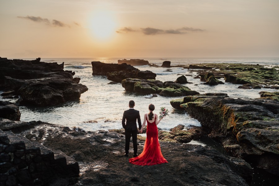 B&R: Pre-wedding photoshoot at Mount Batur Pinggan, Kintamani Lava Field, flower field and Mengening Beach by Hendra on OneThreeOneFour 28