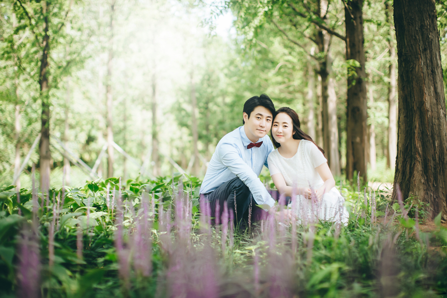 Korea Couple Pre-Wedding Photoshoot At Noeul Park, Seoul by Jungyeol on OneThreeOneFour 3