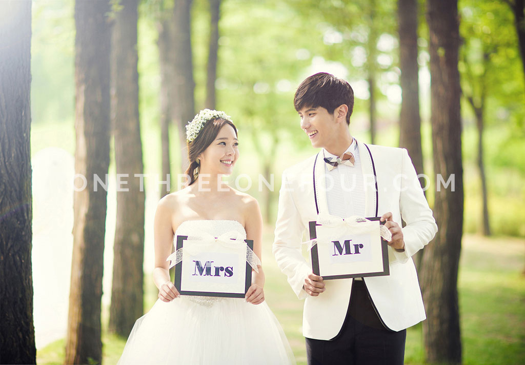 [AUTUMN] Korean Studio Pre-Wedding Photography: Seonyudo Park (선유도 공원)  (Outdoor) by The Face Studio on OneThreeOneFour 41