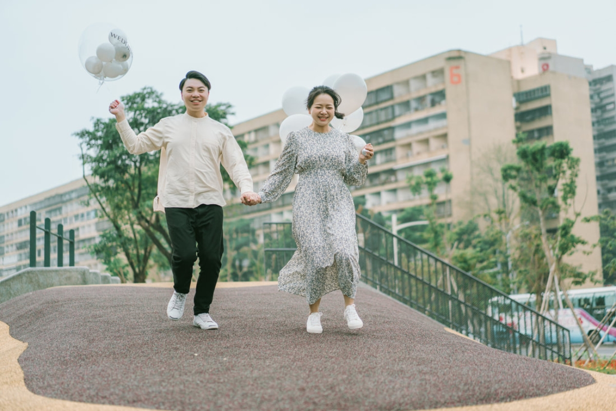 Taiwan Pre-Wedding Photoshoot Waterfront Cafe Streets Playground by  on OneThreeOneFour 29