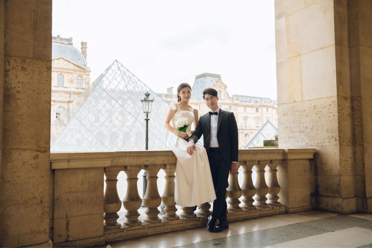 Paris prewedding photoshoot at Palace Du Trocadero, Seine River, Petite Palais, Pont Alexandre, Tuileries Garden & Lourve Museum by Arnel on OneThreeOneFour 19