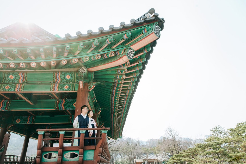 Korea Hanbok Pre-Wedding Photoshoot At Namsangol Hanok Village  by Jungyeol  on OneThreeOneFour 11
