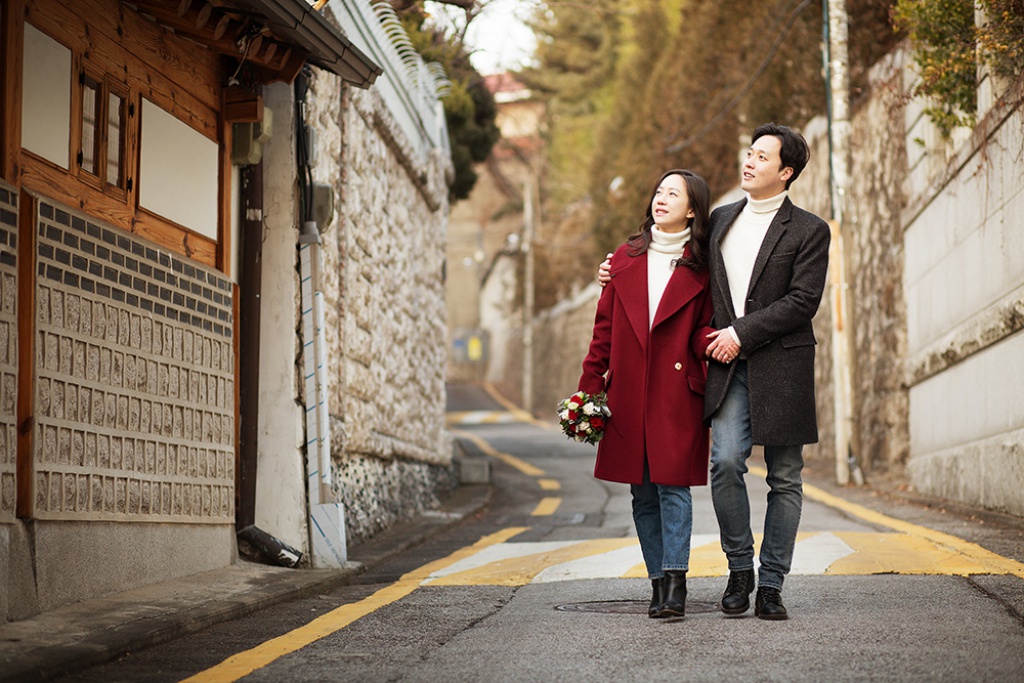 Korea Casual Couple Photoshoot At Samcheongdong  by Junghoon  on OneThreeOneFour 14