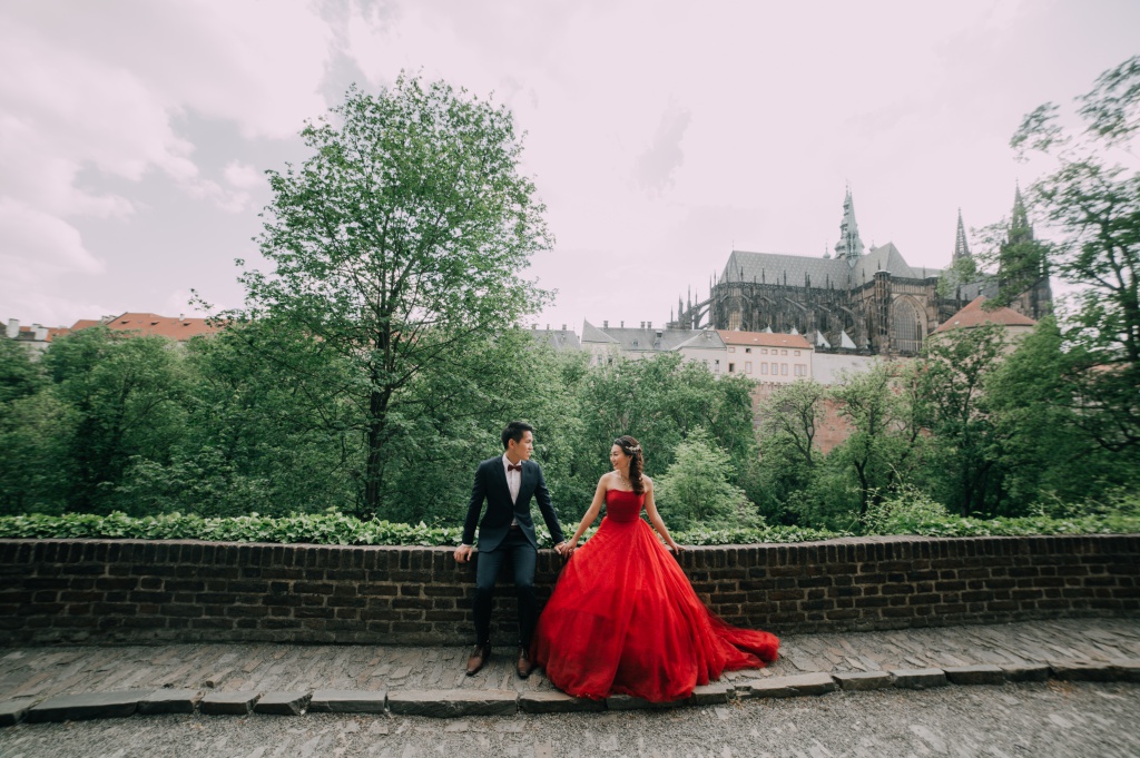 Prague Pre-Wedding Photoshoot At Old Town Square, Vrtba Garden And St. Vitus Cathedral  by Nika  on OneThreeOneFour 22