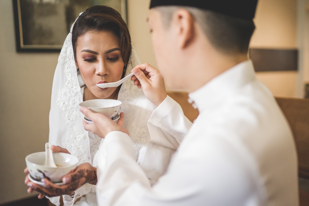 Singapore Wedding Day Photoshoot With Multi Racial Malay And Chinese Couple  by Michael  on OneThreeOneFour 16
